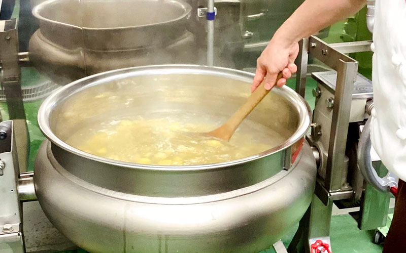 「くり～む」の栗加工所